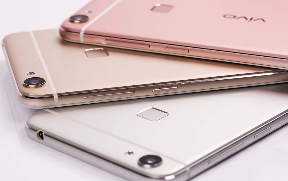 Vivo x6s plyus.