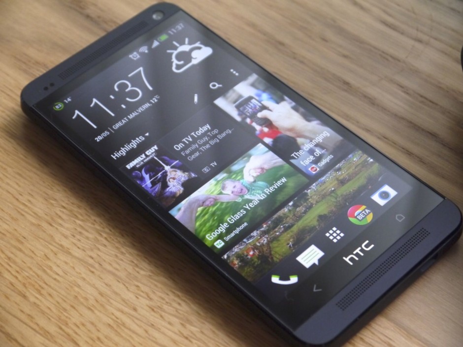 HTC One M7.